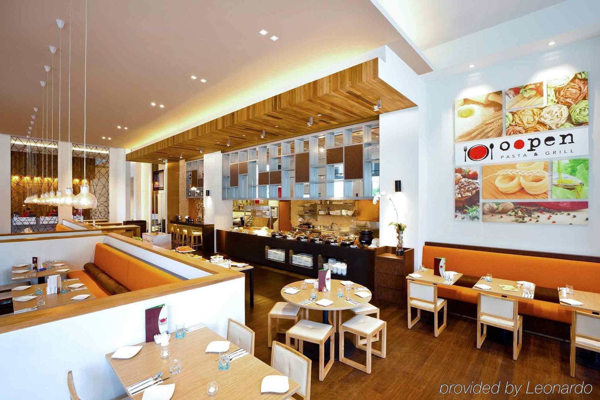 Ibis Singapore Novena Restaurant photo